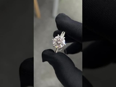 Half of country 3.01ct round ring